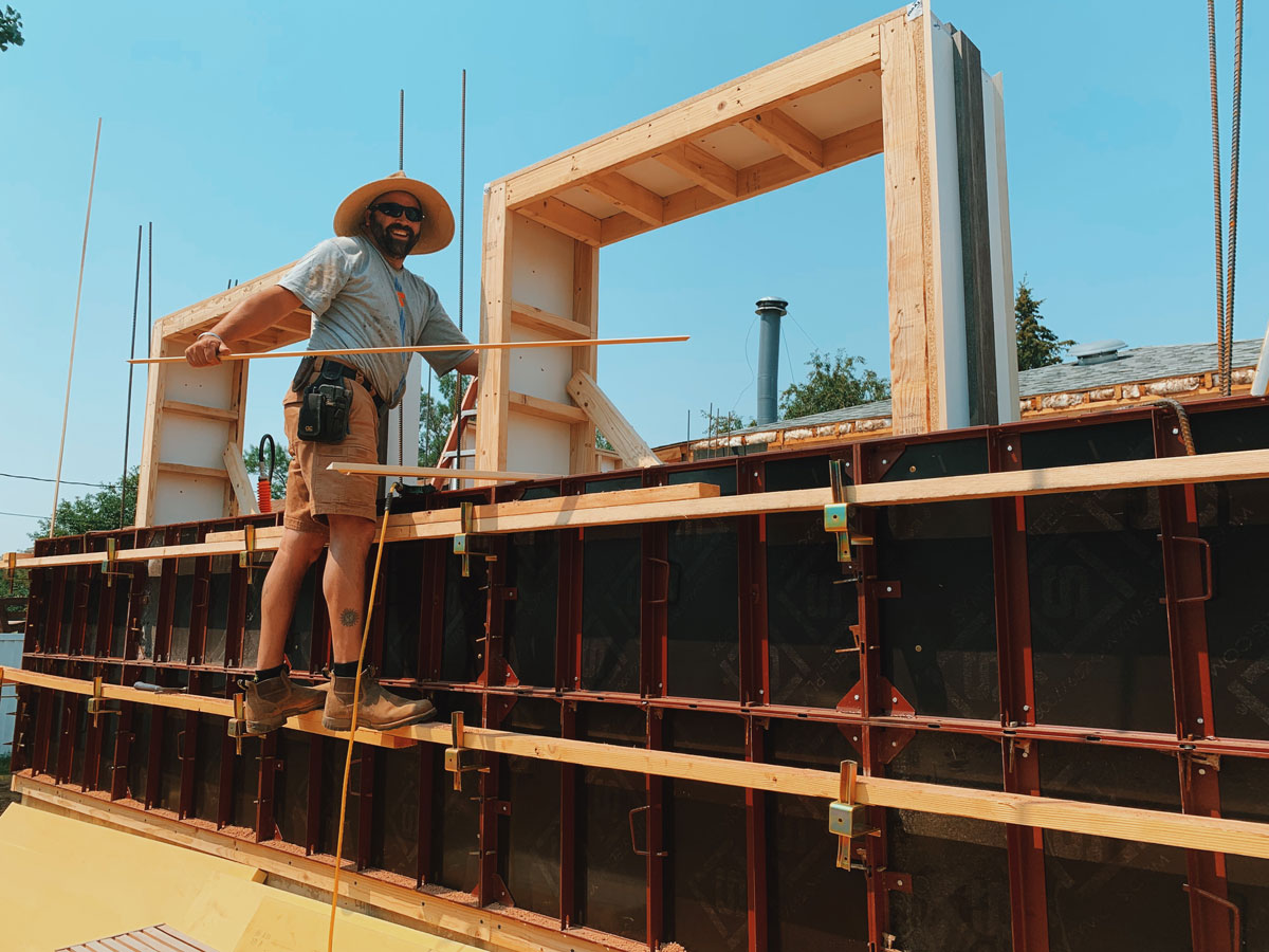 On-site rammed earth wall construction training